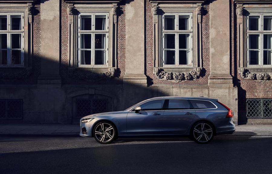  Volvo V90 T6 R-Design 2016 года  (фото 15 из 20)